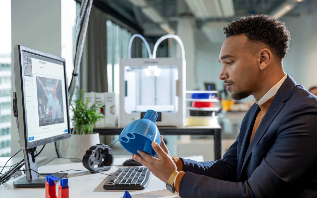 Ultimaker Essentials DIM3NSIONS