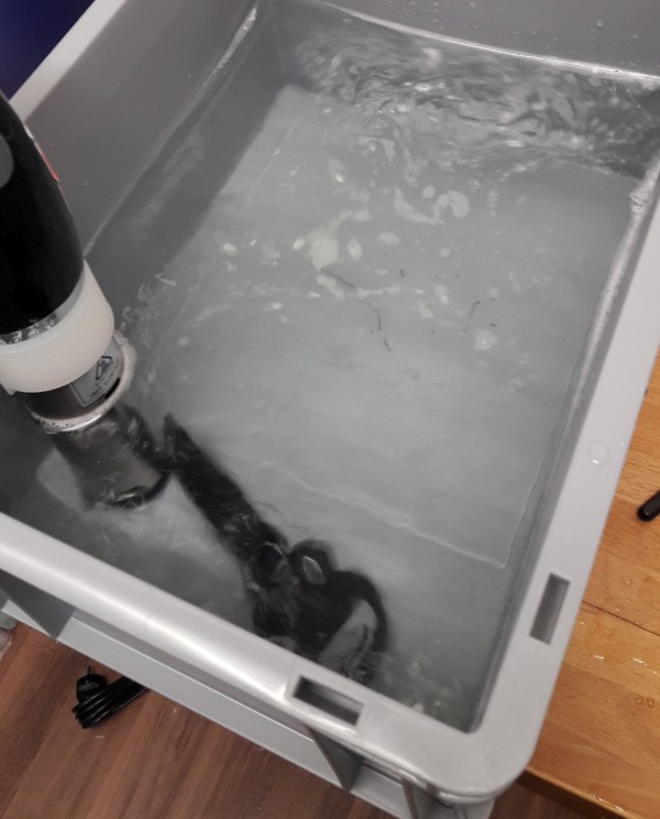 Print frei beweglich im Wasserbehälter